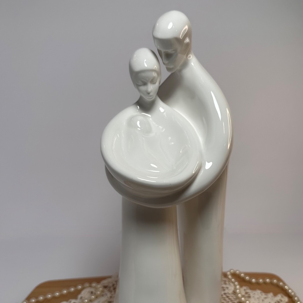 Royal Doulton “Family” Figurine HN 2720 | LARGE | 1977 | Boxed